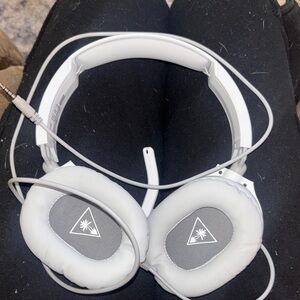 Turtle Beach White Recon 70 Headset
